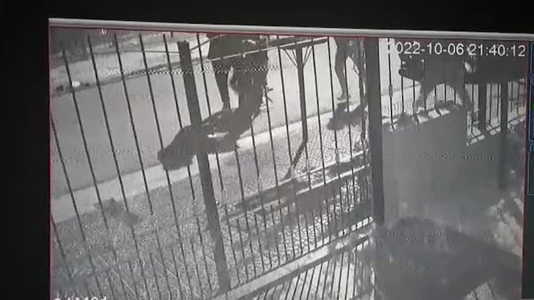 El cuarteto lo ayudó luego de que le robaran la moto