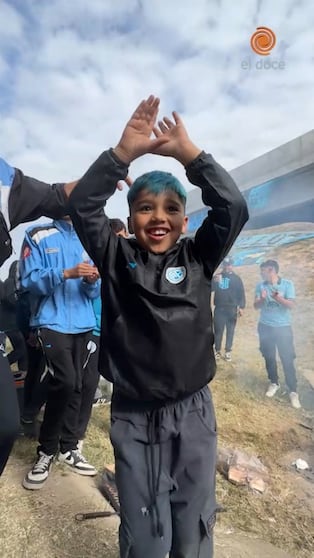 El mini pirata que le puso cuarteto a la previa de Belgrano