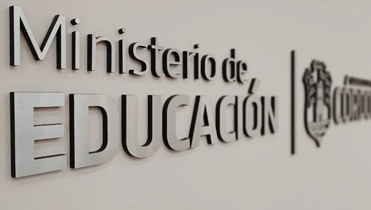 “Es necesario restablecer la confianza institucional”: el Ministerio de Educación tras la denuncia de abuso