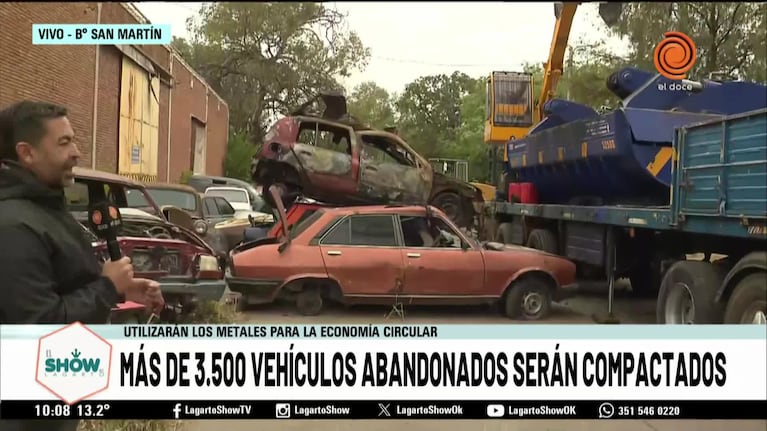 Compactan autos y motos abandonados