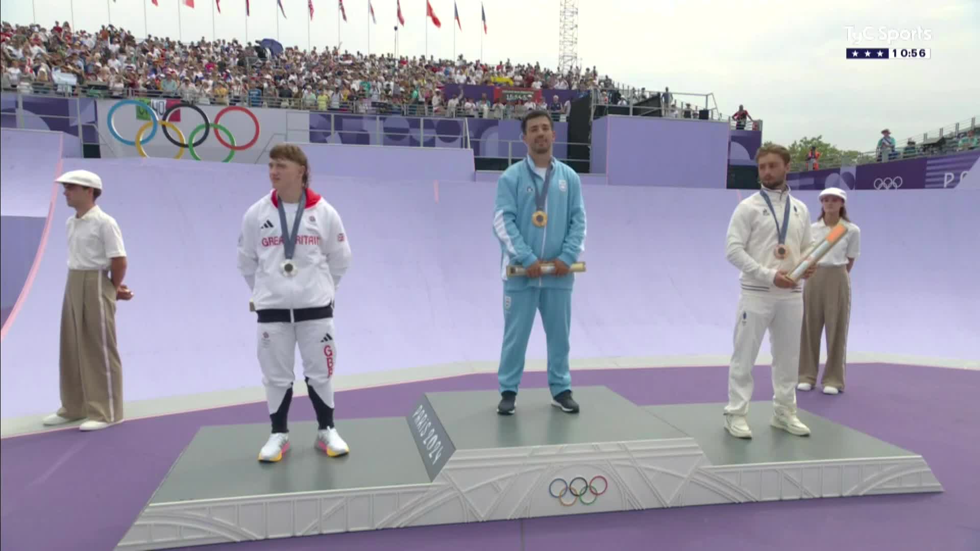 Así le entregaron la medalla olímpica a Maligno Torres