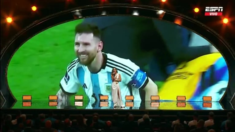 Soledad le cantó a Messi en "La noche de las estrellas"