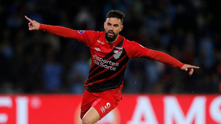 Error defensivo garrafal, gol de Mastriani y el 1 a 0 de Atlético Paranaense ante Belgrano