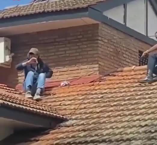 y2mate.com - SAN ISIDRO Se durmió en el techo de la casa de un amigo_480p