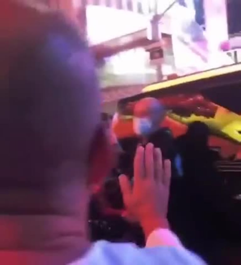 La violenta reacción de Maluma con un fan