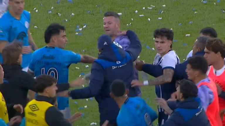 Herrera, enfurecido con Passerini y expulsado en el final del superclásico