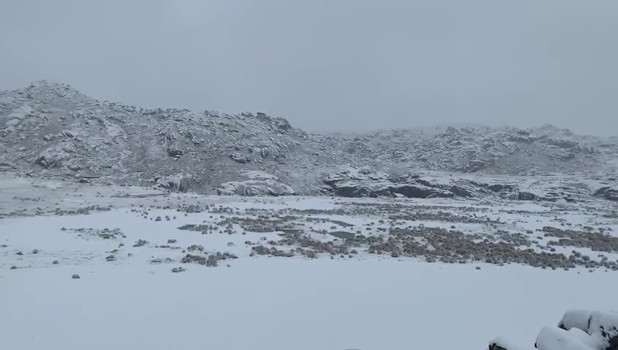 La vista panorámica de la nieve en el Champaquí