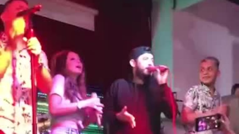 Ulises Bueno cantó con Magui en Palmira