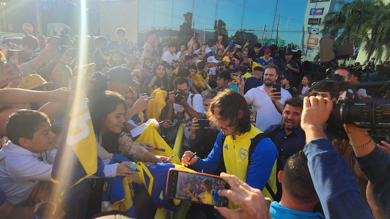 Boca llegó a Córdoba y los jugadores compartieron un momento con los hinchas
