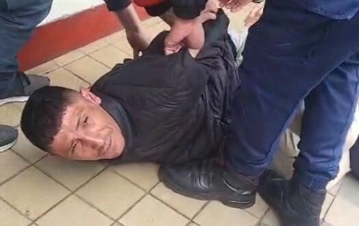 Atraparon un ladrón en pleno centro y lo sometieron hasta que llegó la Policía