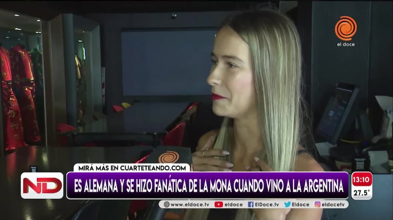 Es Alemana y viajó para ver a La Mona