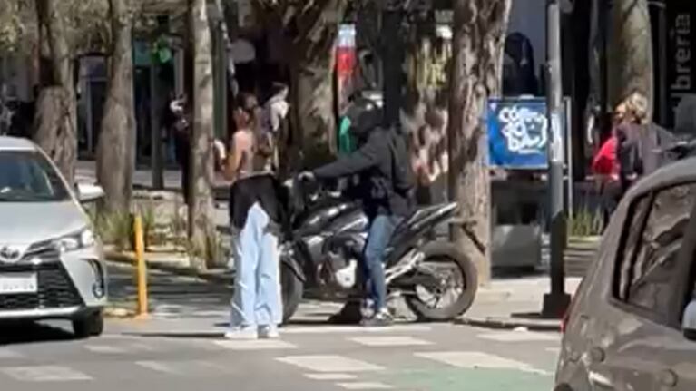 Filmó un robo en plena Chacabuco