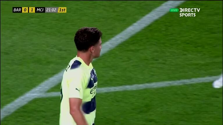 El blooper en el gol de Julián Álvarez al Barcelona