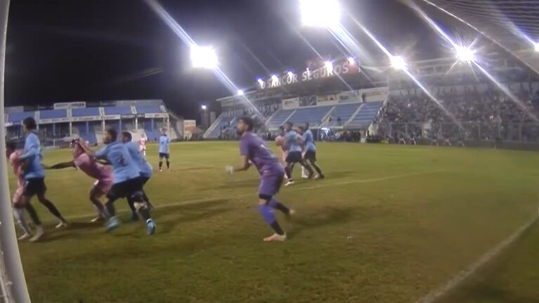 Con gol en contra de Facundo Quignon, Real Pilar puso el 3 a 1 ante Belgrano