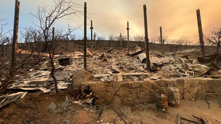 El pesar de los vecinos que perdieron sus casas por el fuego en Punilla