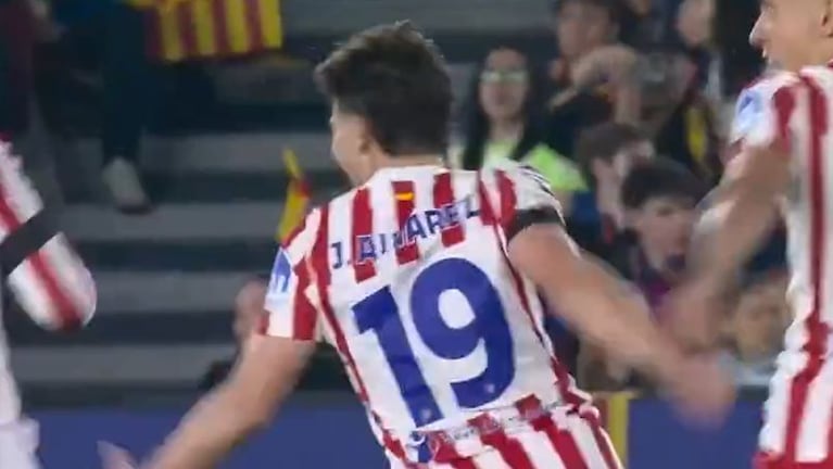 El golazo de tiro libre de Julián Álvarez y el 1 a 0 del Atlético de Madrid ante Barcelona por Champions