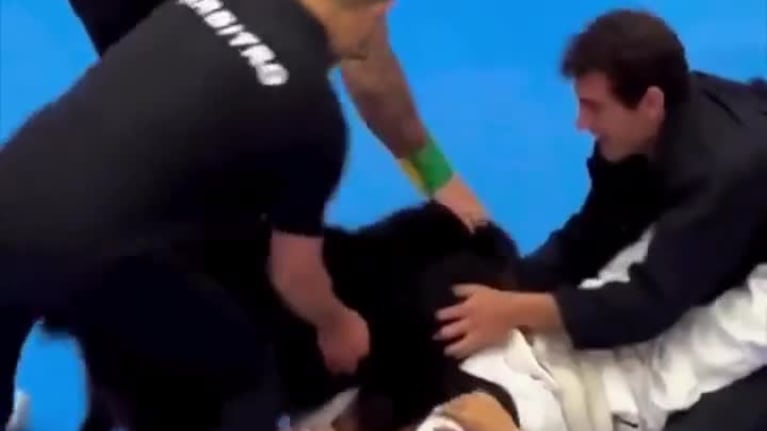 Un perro se metió a "separar" a su dueño en una lucha de Jiu Jitsu