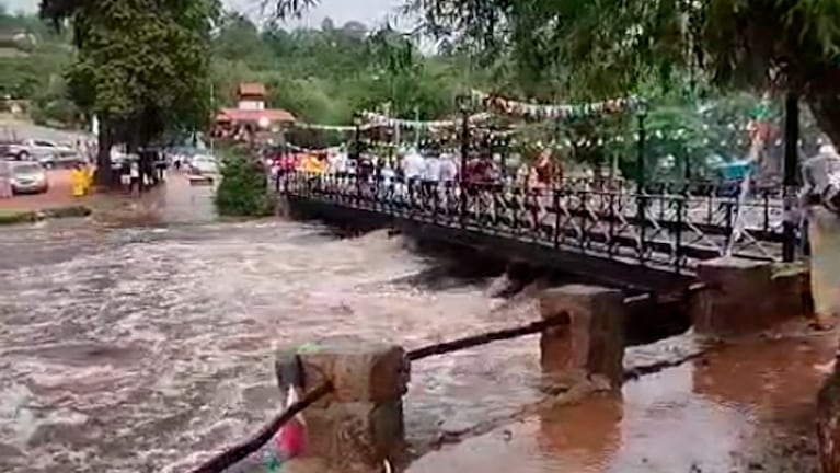 Una fuerte creciente sorprendió a La Cumbrecita tras la intensa lluvia