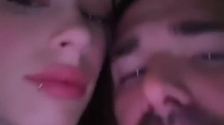 La romántica llegada de Tini y De Paul a Argentina