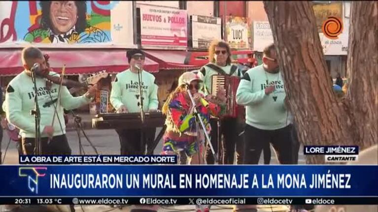 Lore Jiménez cantó en la inauguración oficial de un nuevo mural de La Mona