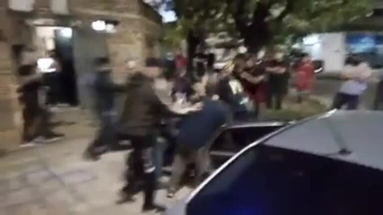 Brutal linchamiento a una pareja acusada de violar y prostituir a una nena