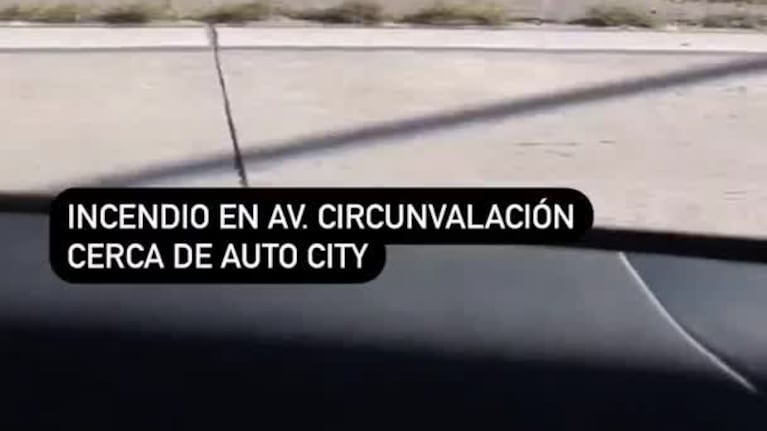 Fuego en los pastizales de Fuerza Aérea