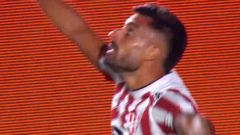 El golazo de Diego Sosa y el 1 a 0 de Instituto ante San Lorenzo