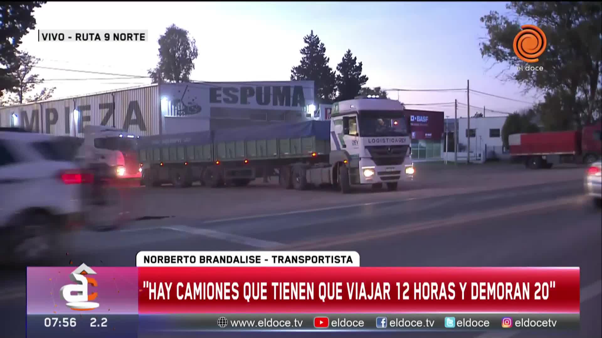 Transportistas protestan en Sinsacate y Obispo Trejo por la falta de gasoil