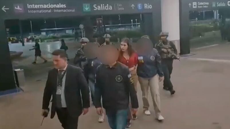 La expulsión de la "narcomodelo" hacia Bolivia