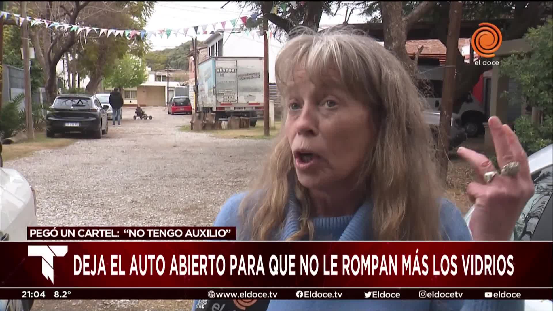 Cansada de los robos a su auto, pegó un ingenioso cartel para los ladrones