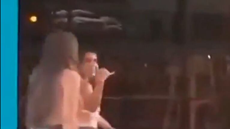 Realizó gestos racistas contra empleados de un bar y fue detenida