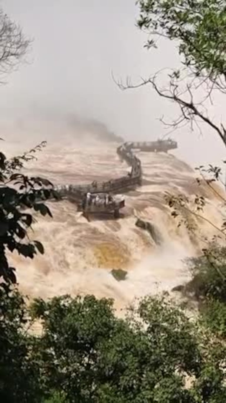 Impactante crecida del río Iguazú: así está la Garganta del Diablo