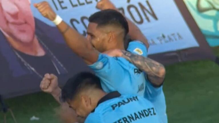 El cabezazo de Jara para el 1-0 de Belgrano sobre Estudiantes