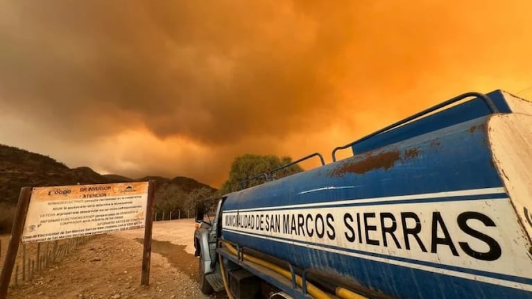 Cuatro incendios siguen activos y desde la Provincia pidieron “dejar trabajar a los bomberos”
