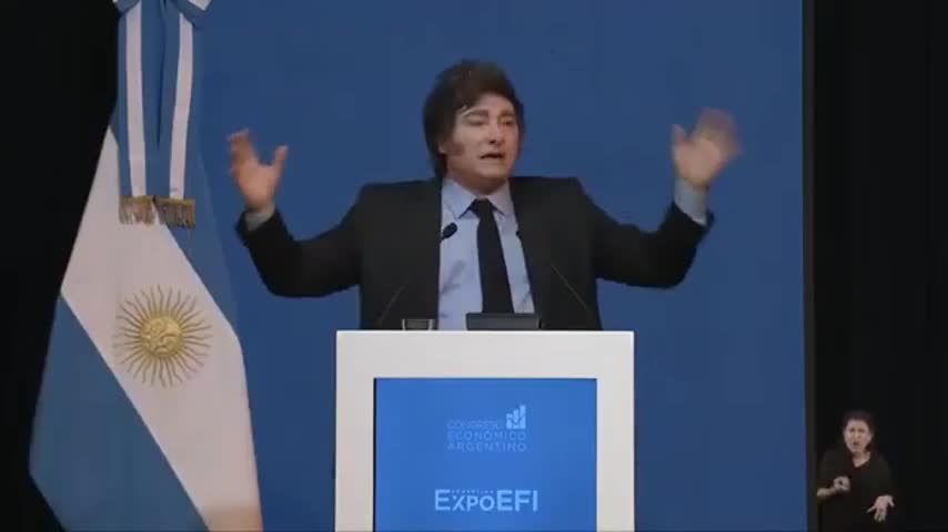 Los insultos de Milei en plena exposición