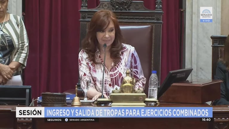 CFK retó a un senador que la llamó "presidente"