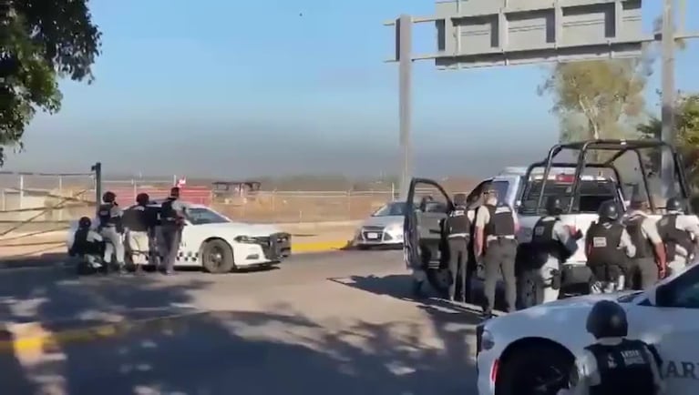 Tirotearon un avión en un aeropuerto mexicano
