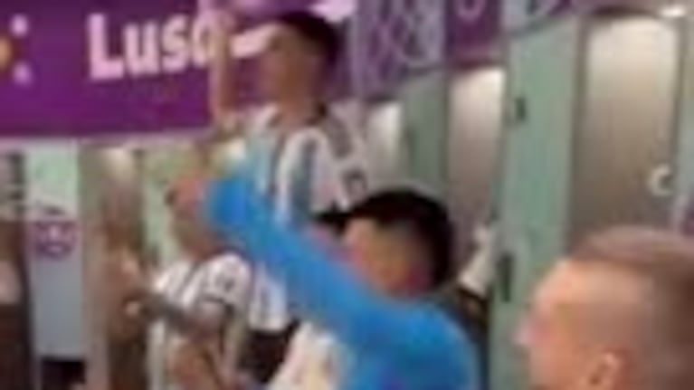 El festejo de los jugadores en el vestuario