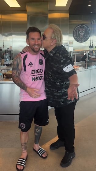 Épico encuentro entre Messi y Quico de El Chavo del 8
