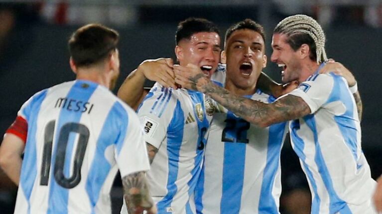 El golazo con suspenso de Lautaro Martínez y el 1 a 0 de Argentina a Paraguay