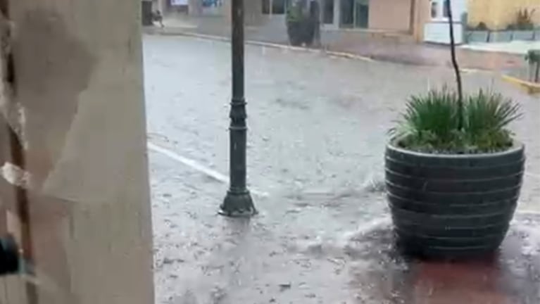 La tormenta pasó con mucha lluvia y granizo por Alta Gracia: video
