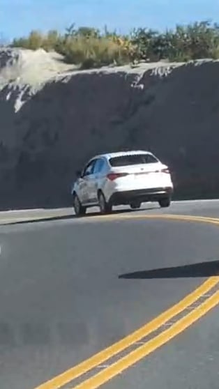 Peligroso sobrepaso en el Camino del Cuadrado