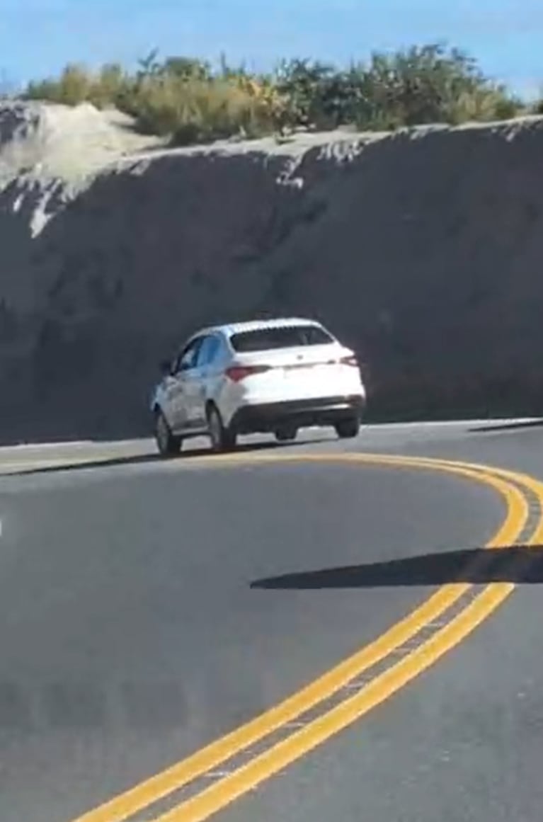 Peligroso sobrepaso en el Camino del Cuadrado