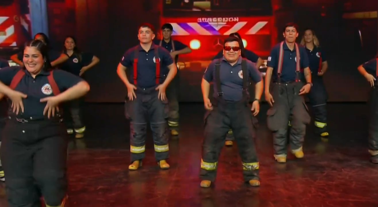 Buenas Noches Familia: Bomberos voluntarios de Córdoba arrasaron con un show de baile y ganaron millones