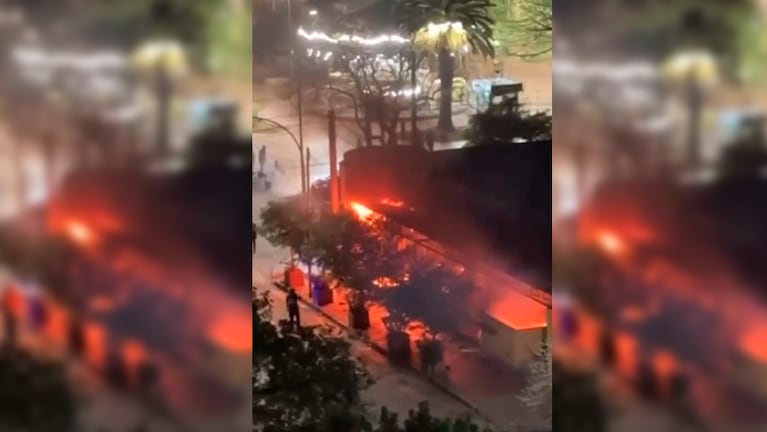 Bomberos combatieron un voraz incendio en un antiguo restaurante de barrio General Paz