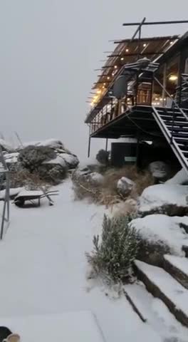 La nieve tiñó de blanco las Altas Cumbres