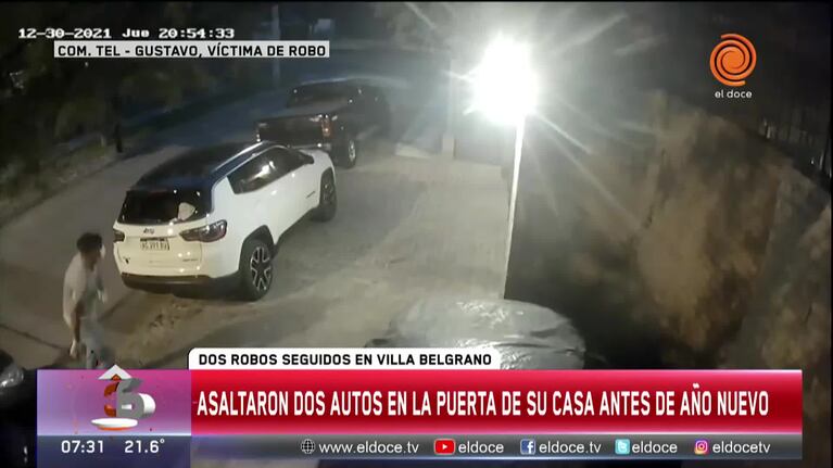 Les robaron dos veces en la puerta de su casa