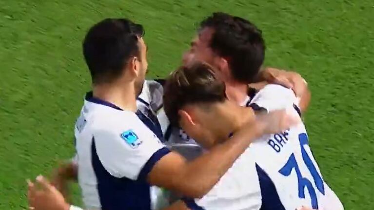 El gol de Schott de cabeza y el 1 a 1 de Talleres ante Independiente