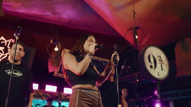 Valentina Marquez estrenó un enganchado en la previa a su presentación en Sala del Rey