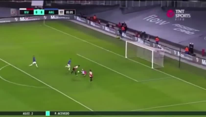 Matías Suárez y otro golazo para River